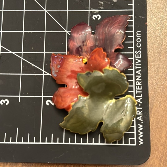 Fall leaves pin brooch - Picture 4 of 4
